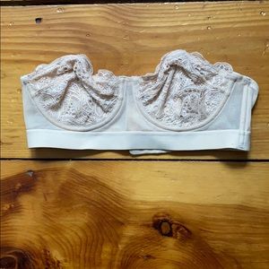 Strapless lace and mesh bra